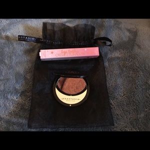 -Anastasia Beverly Hills compact mirror+ Ciate